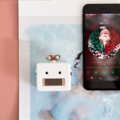 Portable Retro Robot Shape Bluetooth Speaker Cartoon Mini Outdoor Wireless Speaker HIFI Bass Column Loudspeaker With Microphone