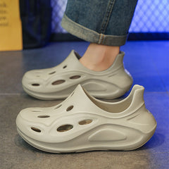 Soft soled toe hole slippers with simple breathable and comfortable fit for beach sandals