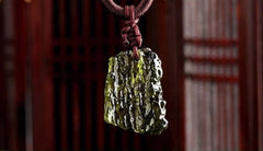 1Pcs Natural Czech meteorite pendant rough green meteorite jewelry necklace fine crystal gravel
