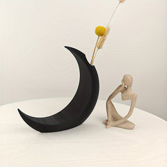 3D-printed Gothic Moon Vase, fits dried & artificial flowers. A unique home decor and desktop charm, a great gift too.