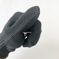 Strengthen the protection of anti cutting gloves, including strong anti knife cutting, self-protection, anti glass scratch, and anti knife cutting gloves, with a level of 5