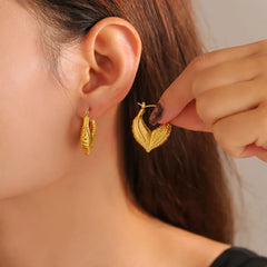 Leaf patchwork heart-shaped earrings with a niche design and titanium steel earrings