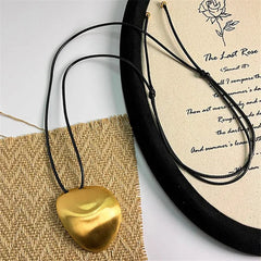 Gold Color Metal Rings Irregular Geometric Wide Noodle Finger Fing for Women Jewelry Retro Light Luxury  New Gift Accessorie
