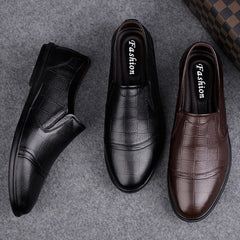 Men's bean shoes, genuine leather, fashionable, trendy, casual, youth flat bottom, low top lazy shoes