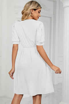 Solid color lace patchwork V-neck short sleeved pocket waist cinching dress